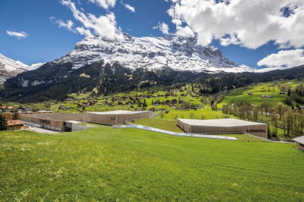 Fachada do Grindelwald Terminal, ponto de partida do Eiger Express